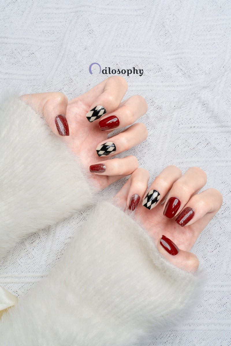 Nailosophy أظافر جل مضغوطة يدوية الصنع بلون النبيذ الأحمر العتيق | شكل مربع - Image 3